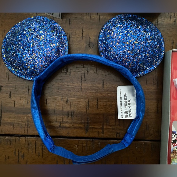 •DISNEY BUNDLE- 5 ITEMS• - Picture 5 of 13